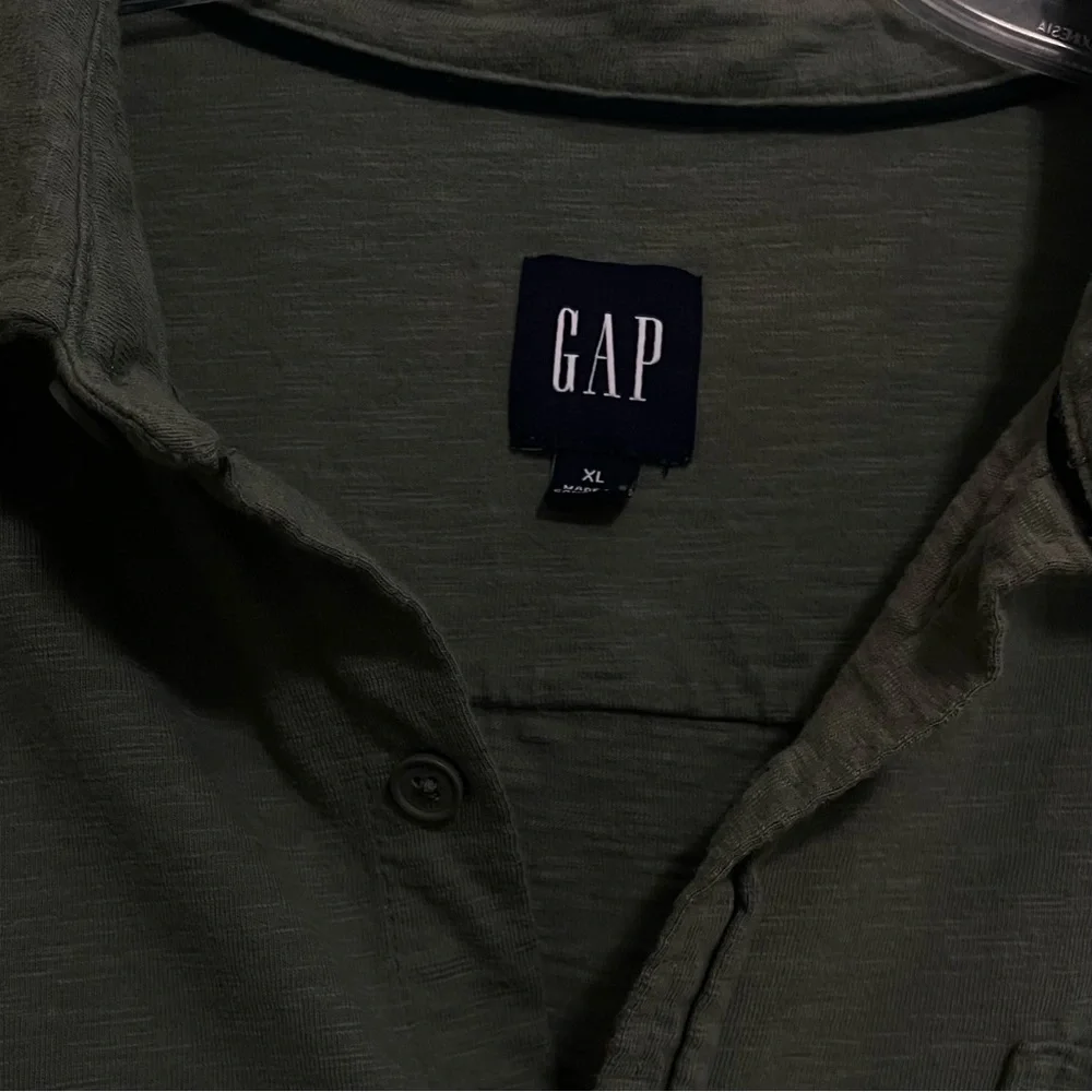 GAP Men's Olive Green Short‎ Sleeve  Size X Large ~ casual weekend shirt